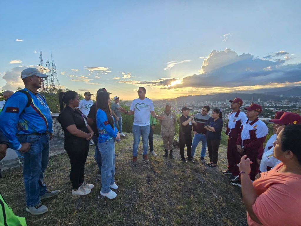 Jornada de reforestación y senderismo en los Morros de San Blas - Agencia Carabobeña de Noticias