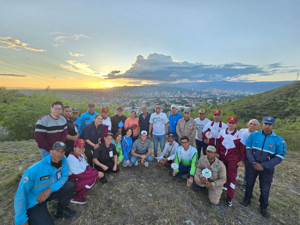 Jornada de reforestación y senderismo en los Morros de San Blas - Agencia Carabobeña de Noticias