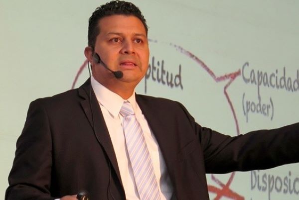 Mercado laboral se precarizó más en 2025 - Agencia Carabobeña de Noticias