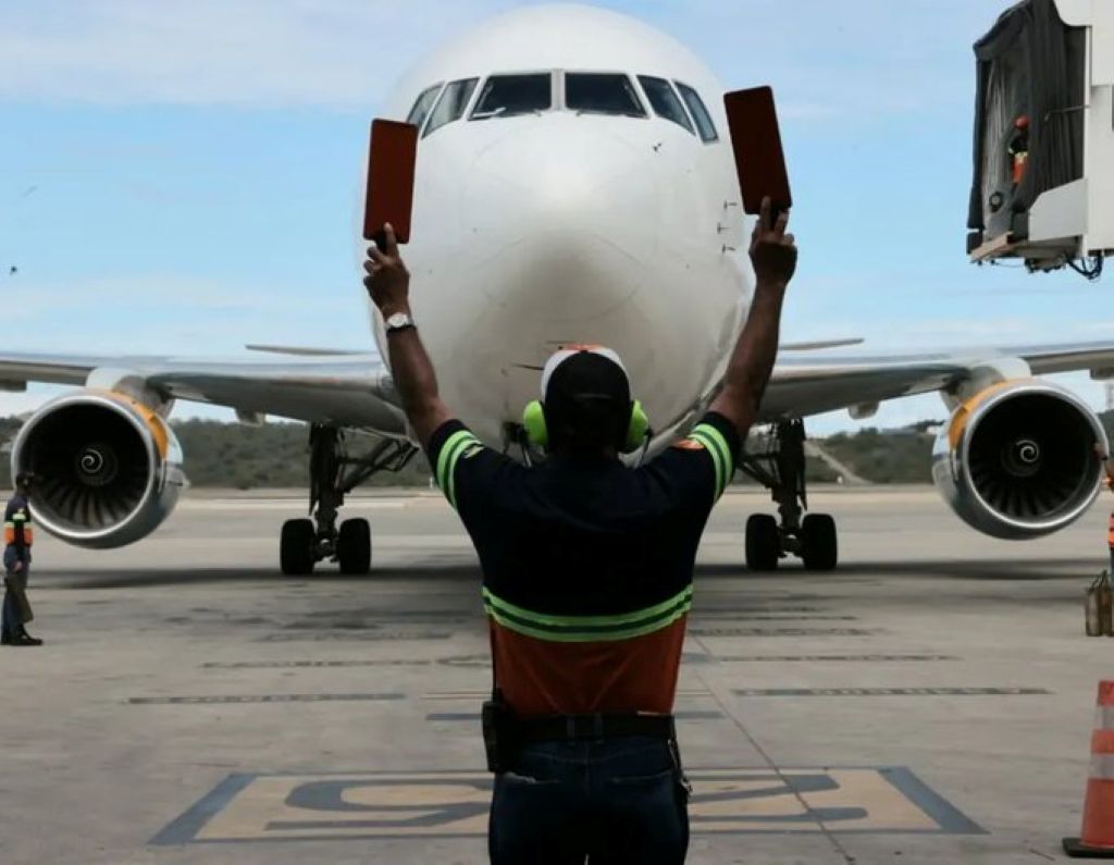 Suspendidas licencias a aerolíneas españolas - Agencia Carabobeña de Noticias