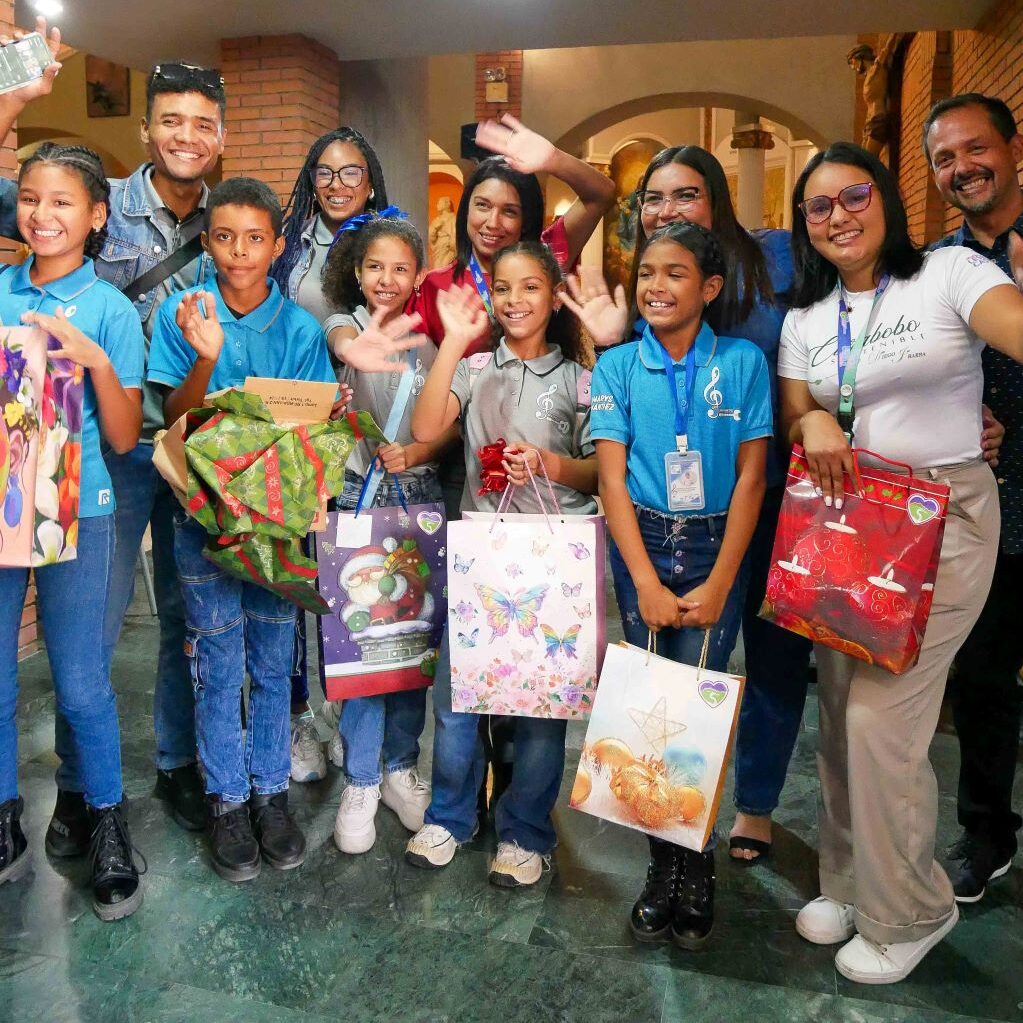 Viste y Regala un Instrumento en Navidad - Agencia Carabobeña de Noticias