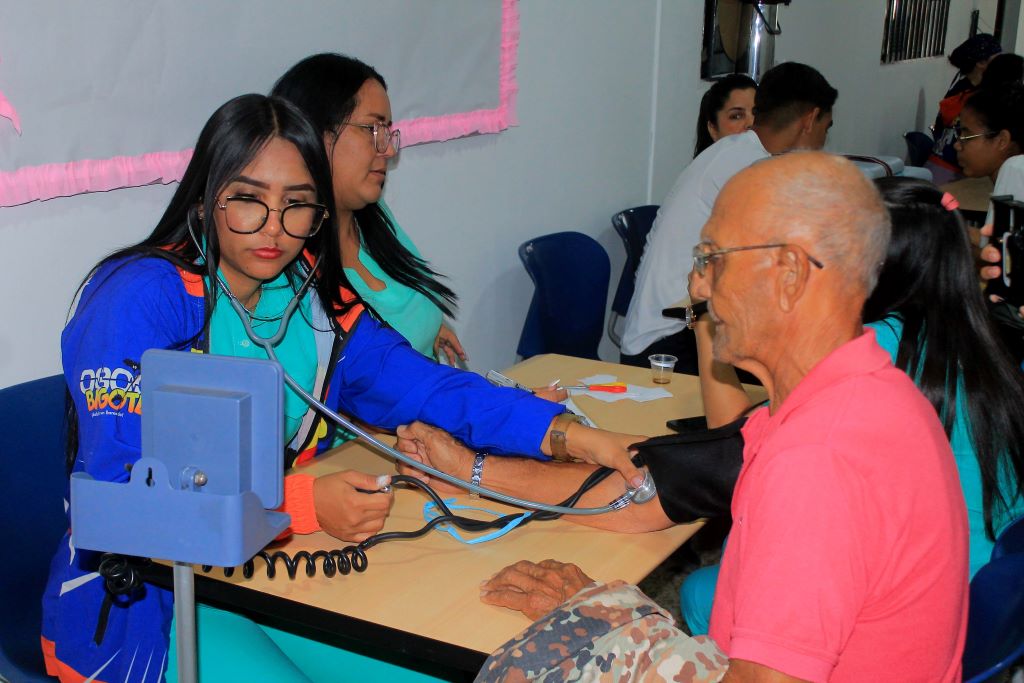 cultores beneficiados en jornada de salud - Agencia Carabobeña de Noticias