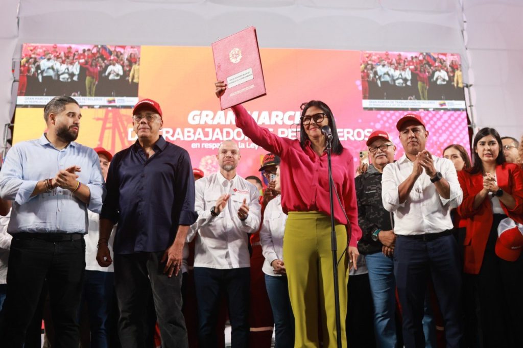 Delcy Rodríguez firmó reforma de Ley de Hidrocarburos - Agencia Carabobeña de Noticias