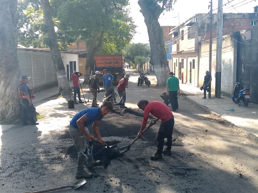 Lorenzo Remedios gestionó bacheo para Bejuma - Agencia Carabobeña de Noticias