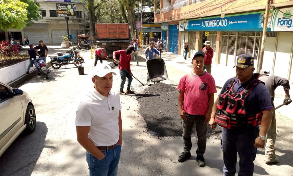 Lorenzo Remedios gestionó bacheo para Bejuma - Agencia Carabobeña de Noticias