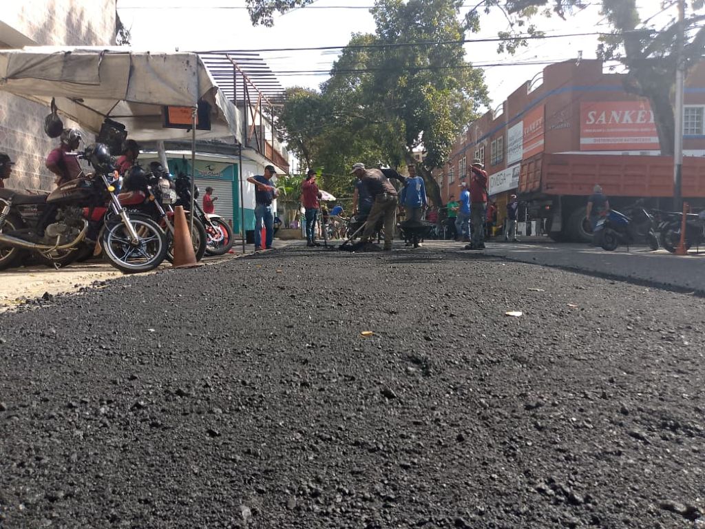 Lorenzo Remedios gestionó bacheo para Bejuma - Agencia Carabobeña de Noticias