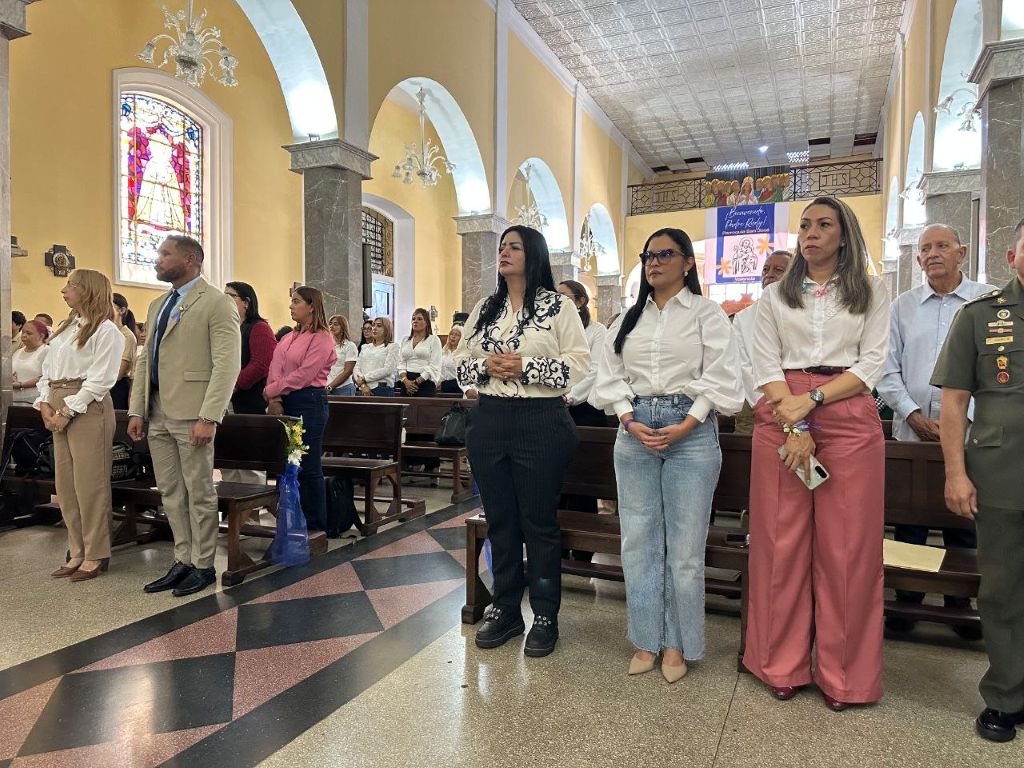 Misa de Acción de Gracias por Día del Maestro - Agencia Carabobeña de Noticias