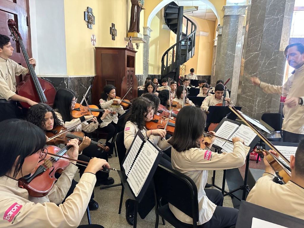 Misa de Acción de Gracias por Día del Maestro - Agencia Carabobeña de Noticias