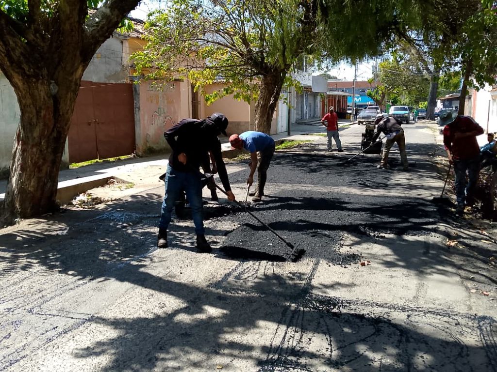 Alcaldía de Bejuma continuó con bacheo - Agencia Carabobeña de Noticias