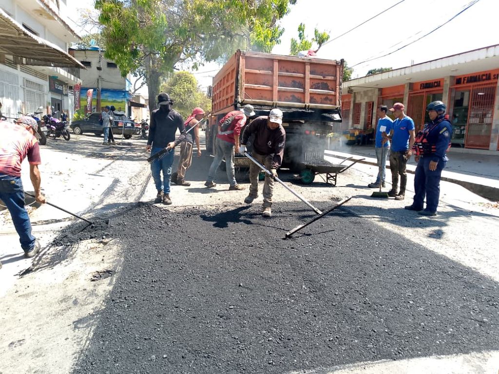 Alcaldía de Bejuma continuó con bacheo - Agencia Carabobeña de Noticias