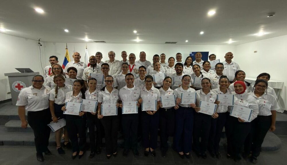 Cruz Roja Valencia juramentó 16 socorristas - Agencia Carabobeña de Noticias