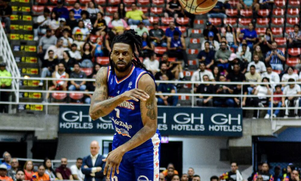 Donta Smith Trotamundos