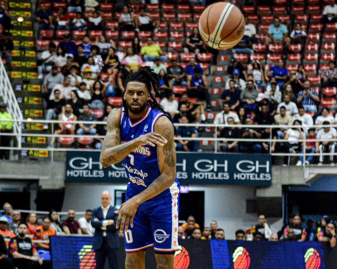 Donta Smith Trotamundos