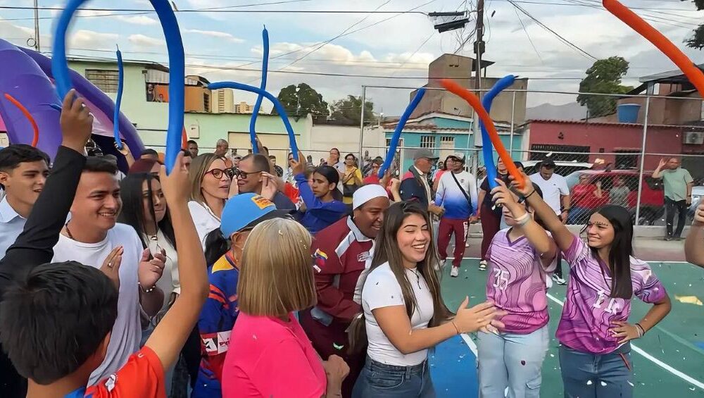 Entregan rehabilitada cancha deportiva de Capremco - Agencia Carabobeña de Noticias