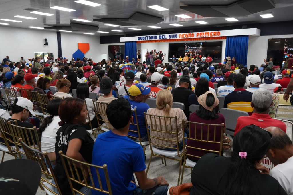 Juramentado comando de campaña Aquí manda el Pueblo - Agencia Carabobeña de Noticias