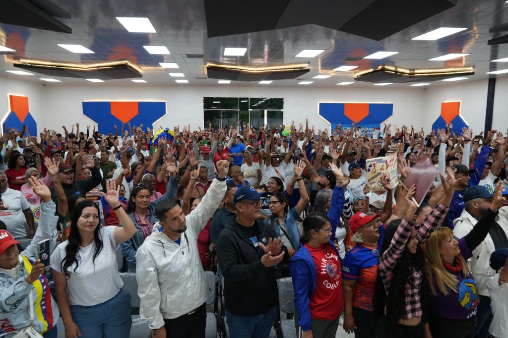 Juramentado comando de campaña Aquí manda el Pueblo - Agencia Carabobeña de Noticias