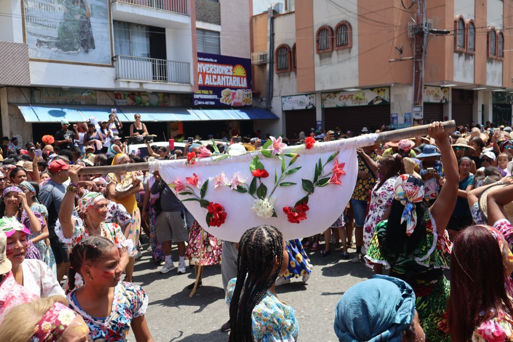 Reconocimiento a portadores patrimoniales del Baile de la Hamaca - Agencia Carabobeña de Noticias