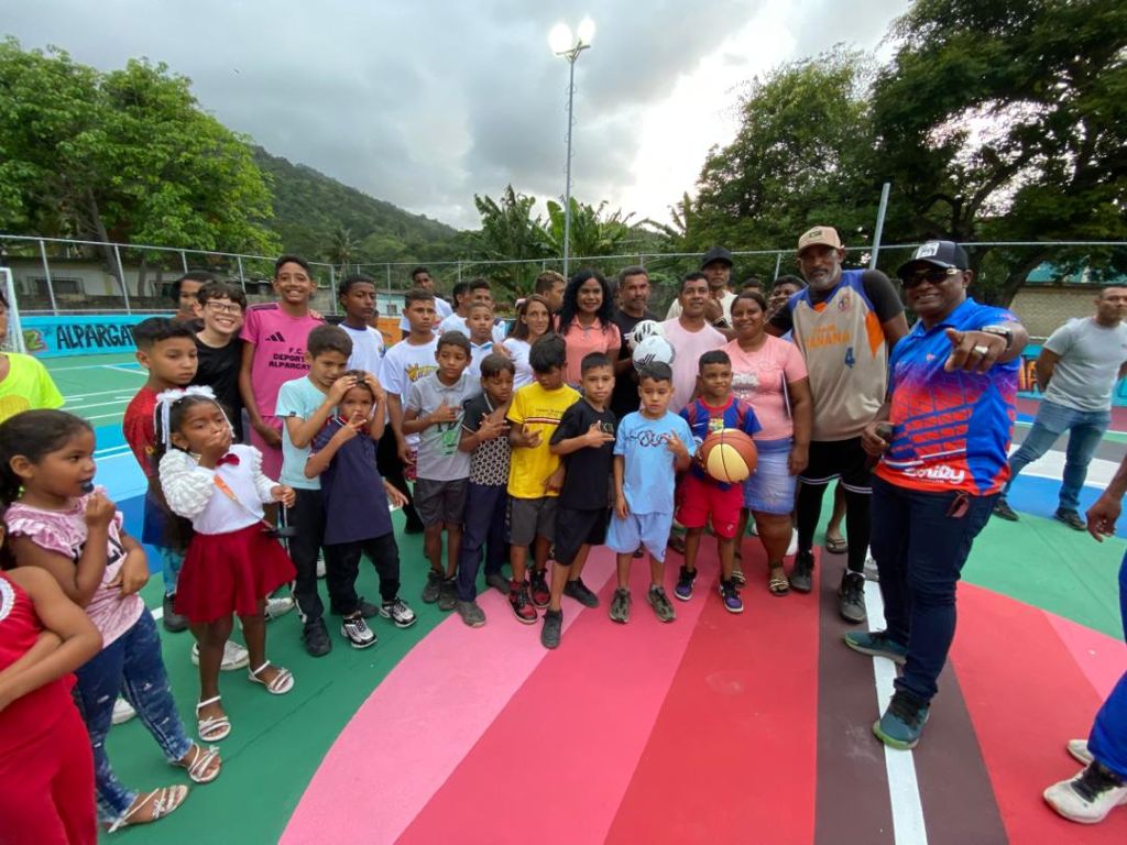 Reinaugurada cancha deportiva El Mango - Agencia Carabobeña de Noticias