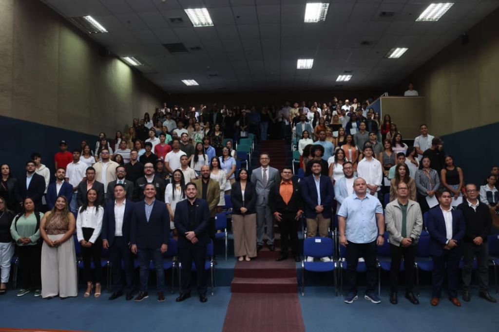San Diego reconoció a 116 jóvenes - Agencia Carabobeña de Noticias