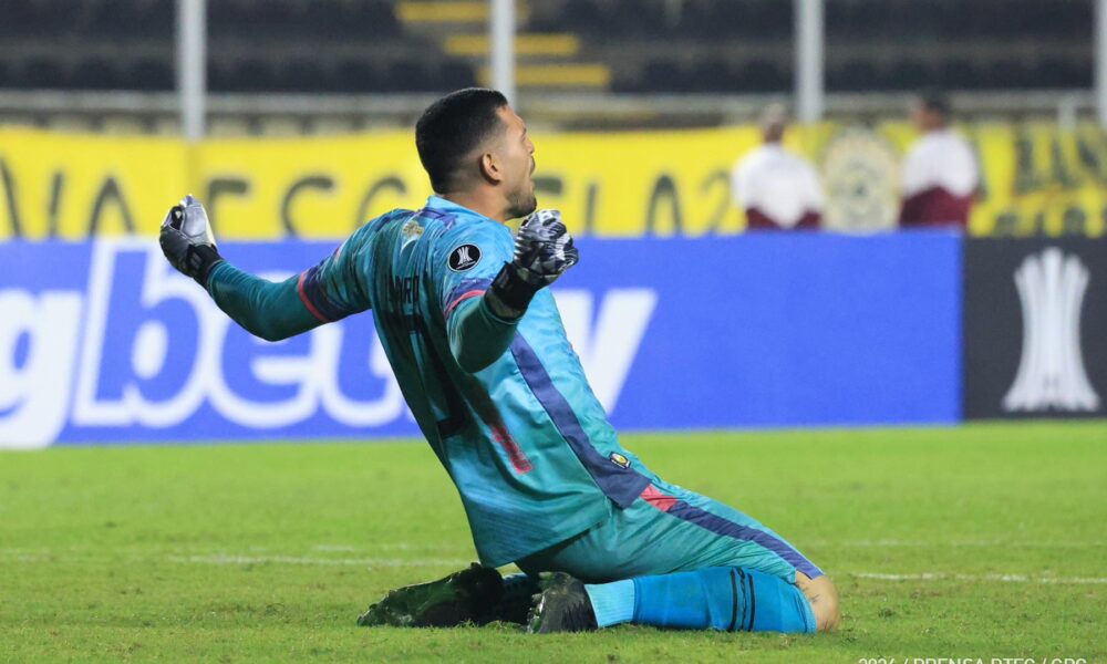 Táchira gana a Strongest - Agencia Carabobeña de Noticias
