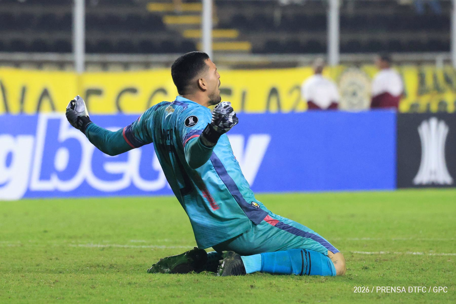 Táchira gana a Strongest - Agencia Carabobeña de Noticias