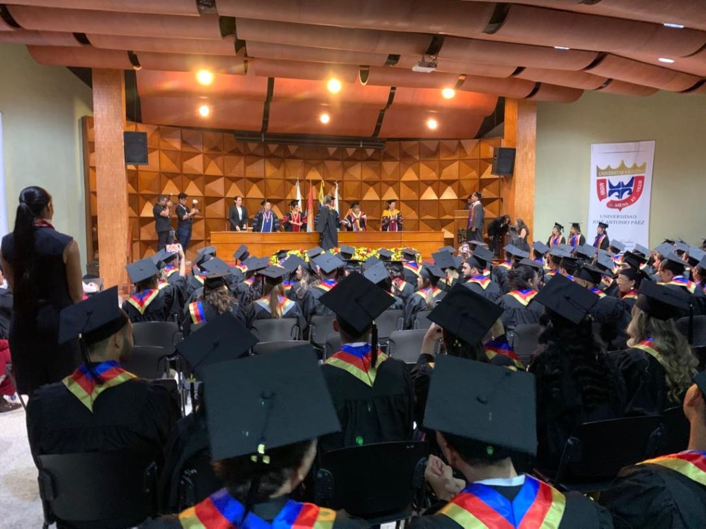 UJAP otorgó títulos a 444 nuevos profesionales - Agencia Carabobeña de Noticias