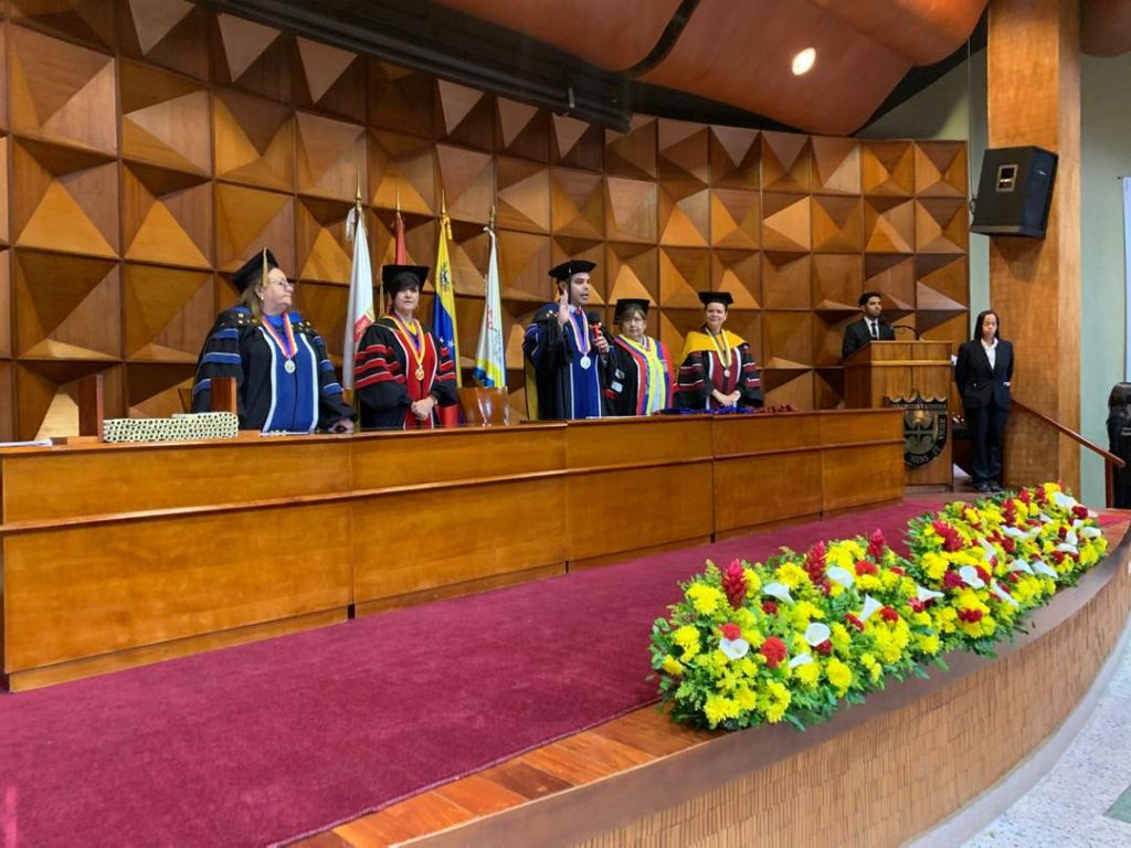 UJAP otorgó títulos a 444 nuevos profesionales - Agencia Carabobeña de Noticias