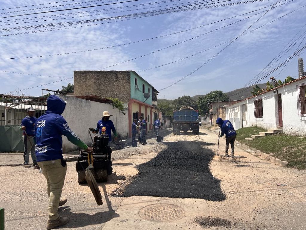 Vialsandi inicia recuperación del asfaltado - Agencia Carabobeña de Noticias