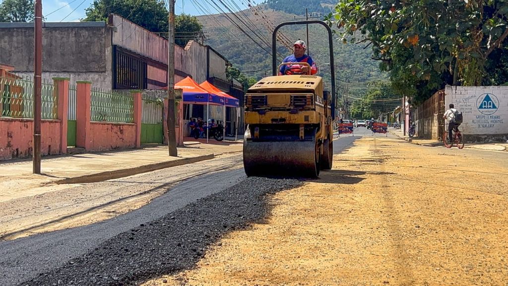 asfaltado en avenida 190 - Agencia Carabobeña de Noticias