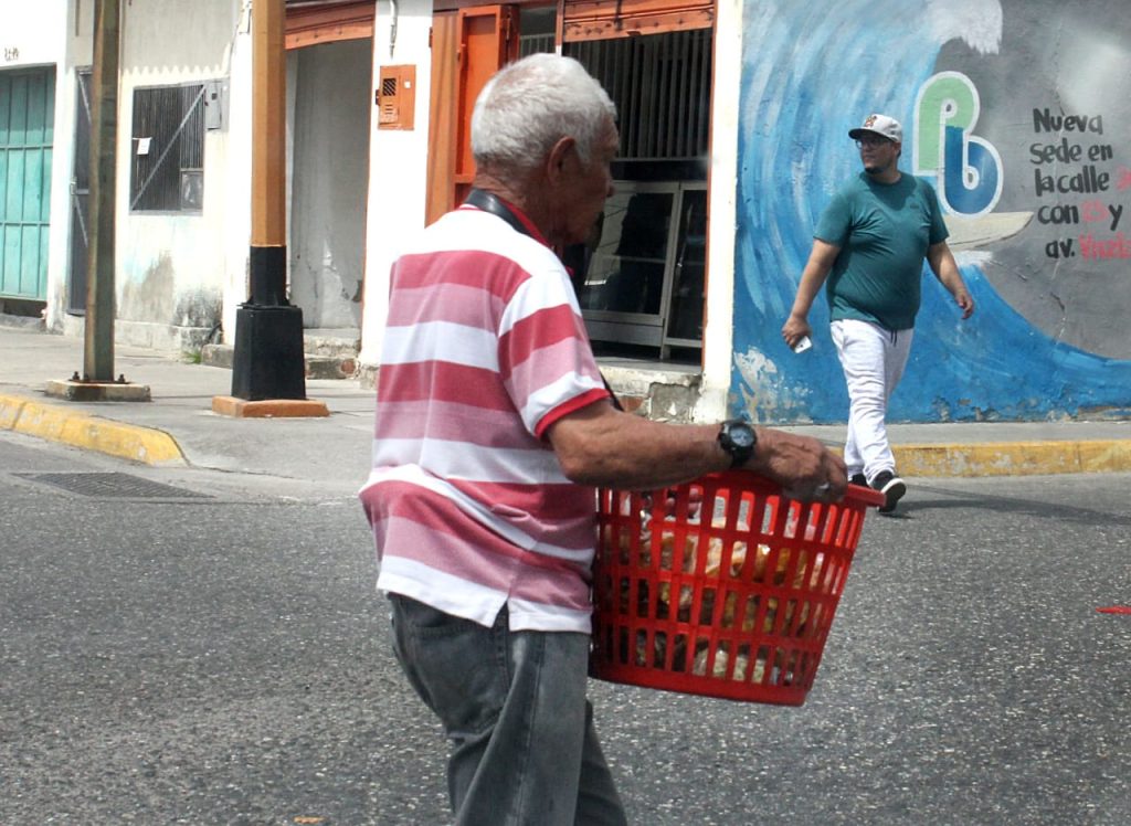 Adultos mayores en mercado laboral venezolano - Agencia Carabobeña de Noticias