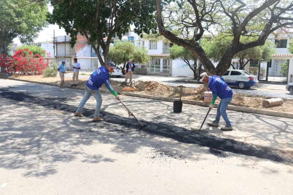Bacheo en vialidad de La Esmeralda - Agencia Carabobeña de Noticias