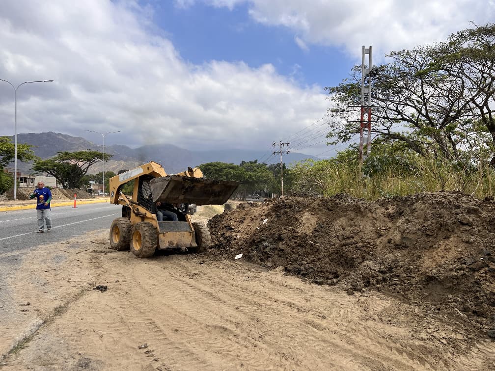 Inician labores de saneamiento preventivo del río Cúpira - Agencia Carabobeña de Noticias