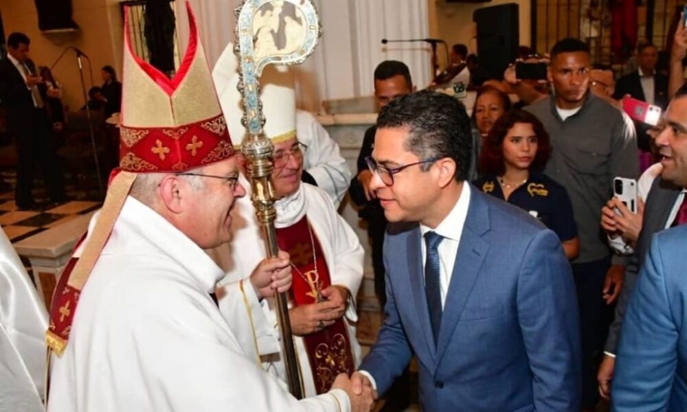 León Jurado acompañó eucaristía por 471 aniversario de Valencia - Agencia Carabobeña de Noticias