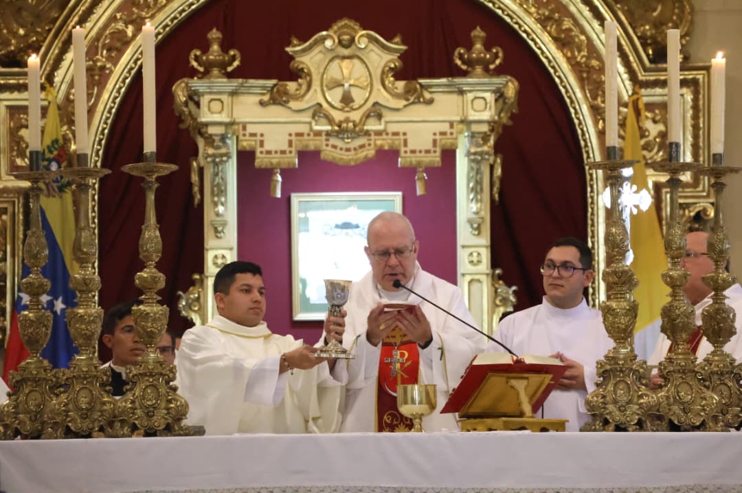 León Jurado acompañó eucaristía por 471 aniversario de Valencia - Agencia Carabobeña de Noticias