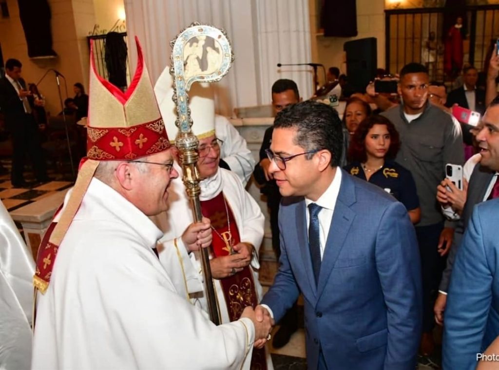 León Jurado acompañó eucaristía por 471 aniversario de Valencia - Agencia Carabobeña de Noticias