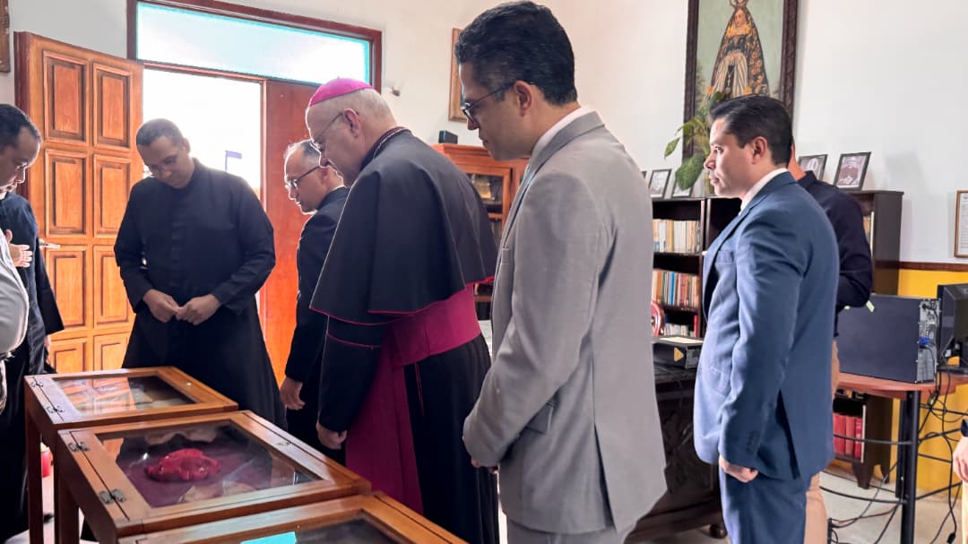 León Jurado recibió al nuncio apostólico - Agencia Carabobeña de Noticias