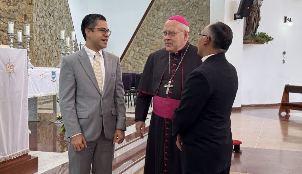 León Jurado recibió al nuncio apostólico - Agencia Carabobeña de Noticias