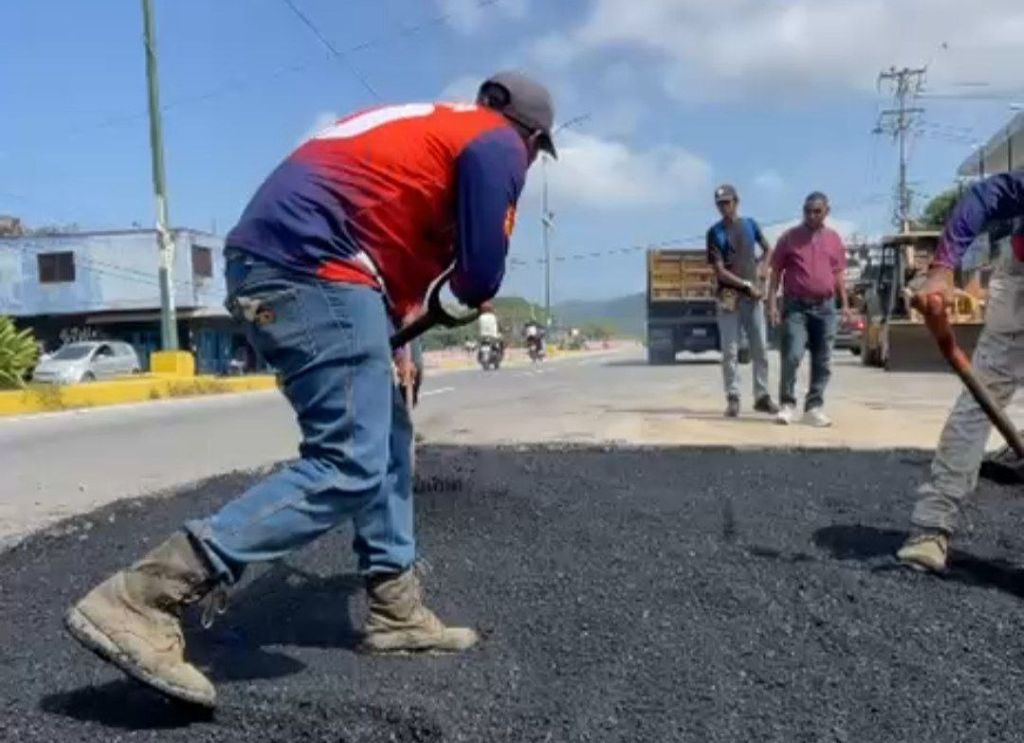 Plan de asfaltado en Juan José Mora - Agencia Carabobeña de Noticias