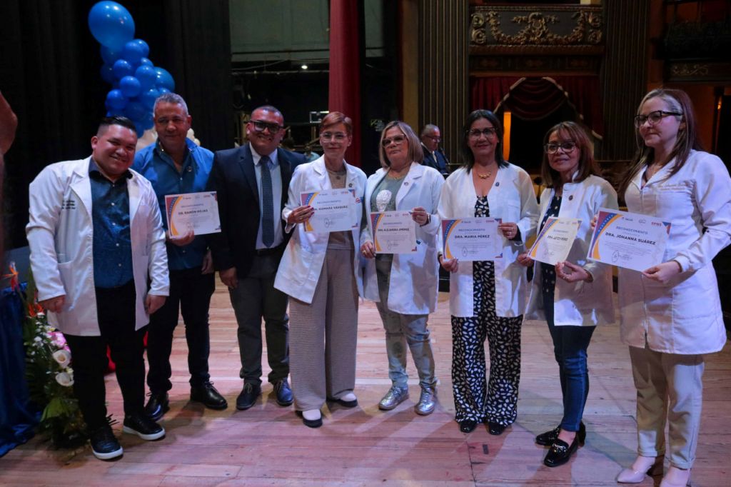 Reconocimiento a médicos en su día en Carabobo - Agencia Carabobeña de Noticias