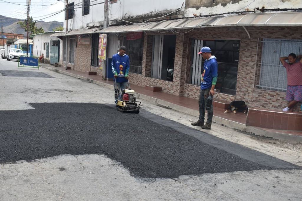 Vialsandi intensifica trabajos de bacheo en San Diego - Agencia Carabobeña de Noticias