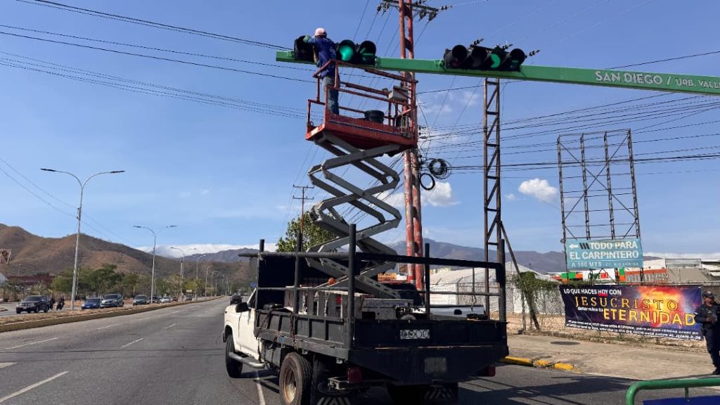 Vialsandi realizó mantenimiento preventivo a semáforos - Agencia Carabobeña de Noticias