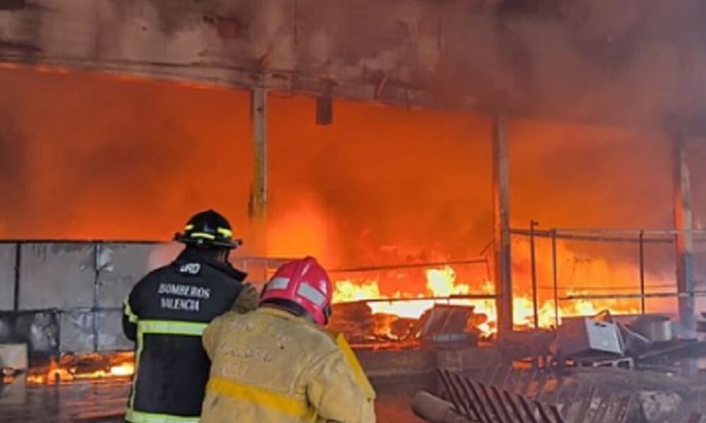 incendio en almacén de industrias Diana - Agencia Carabobeña de Noticias