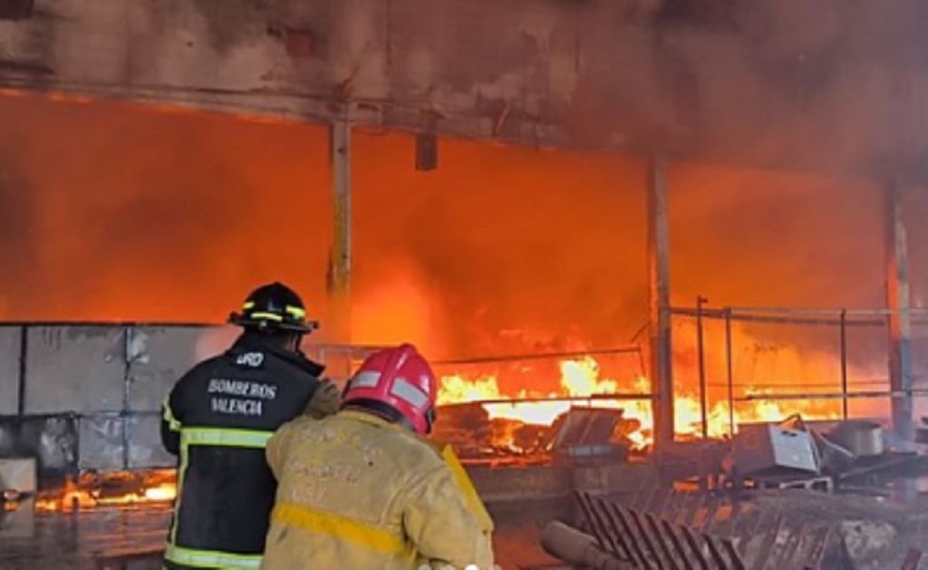incendio en almacén de industrias Diana - Agencia Carabobeña de Noticias
