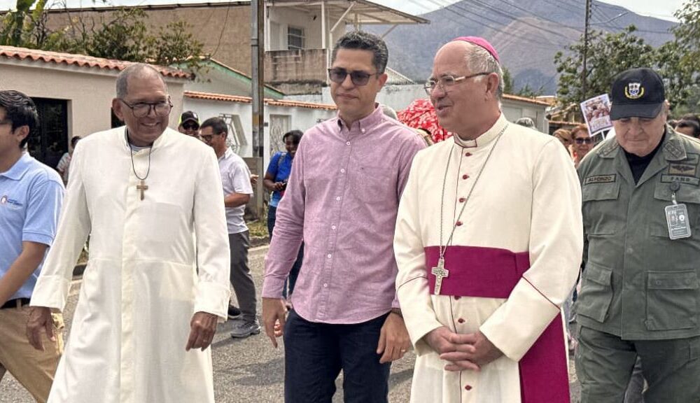 Arzobispo de Valencia visitó el Morro I - Agencia Carabobeña de Noticias