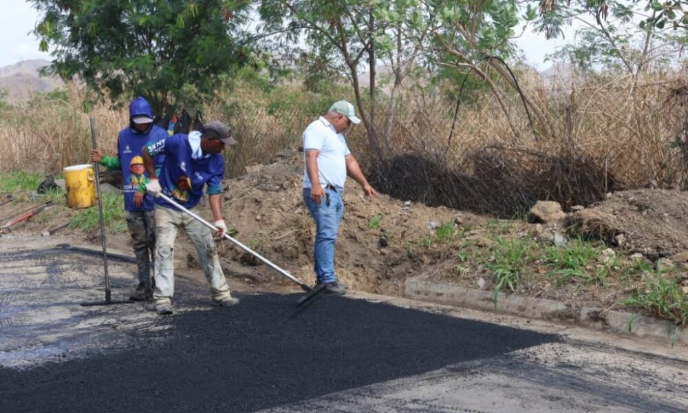 Bacheo avanza en zona industrial de San Diego - Agencia Carabobeña de Noticias