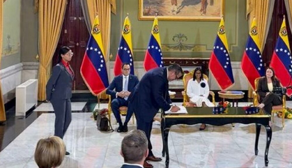 Chevron firma acuerdo con Pdvsa - Agencia Carabobeña de Noticias