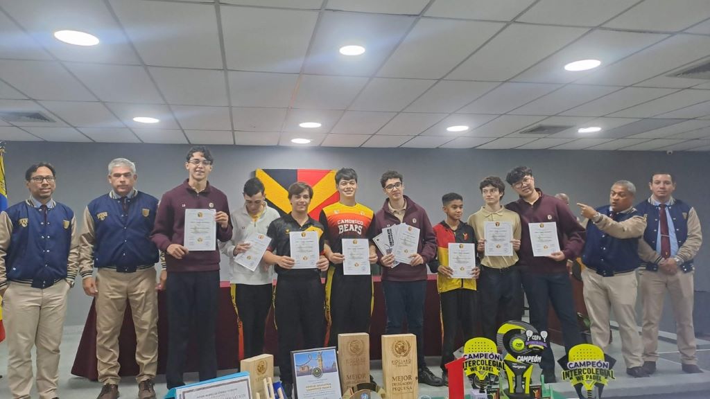 Colegio Camoruco reconoció tareas académicas y deportivas - Agencia Carabobeña de Noticias