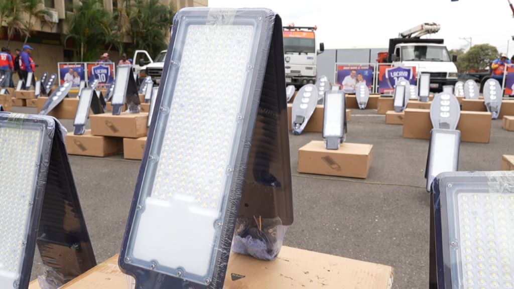 Entregan más de 5 mil luminarias en Valencia - Agencia Carabobeña de Noticias