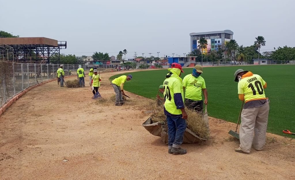 Mantenimiento en campo Los Criollitos de Puerto Cabello - Agencia Carabobeña de Noticias