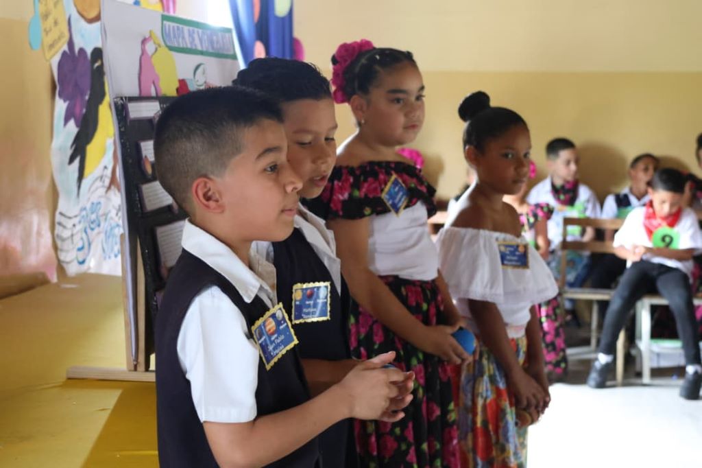 Monseñor Luis Eduardo Henríquez inició exposiciones - Agencia Carabobeña de Noticias